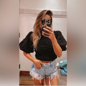 NWT MUSE Republic Clothing Popcorn Top In Black